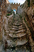 Castello di Sperlinga - Sperlinga (EN), camminamento scalinato